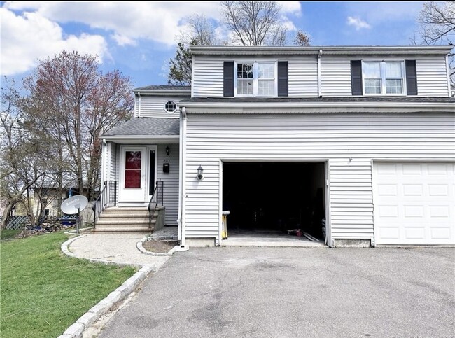 Building Photo - 203 Capewell Ave