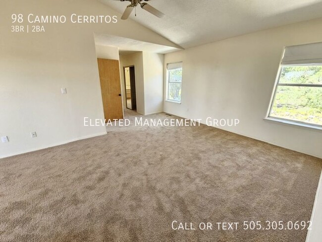 Building Photo - Enchanting Edgewood 3 Bedroom. Views! Lots...