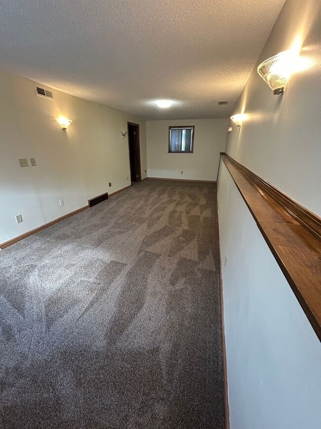 Building Photo - Three Bedroom Split-Level near Easton   **WESTERVILLE SCHOOLS**