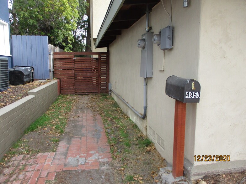 Building Photo - 4953 Campanile Dr