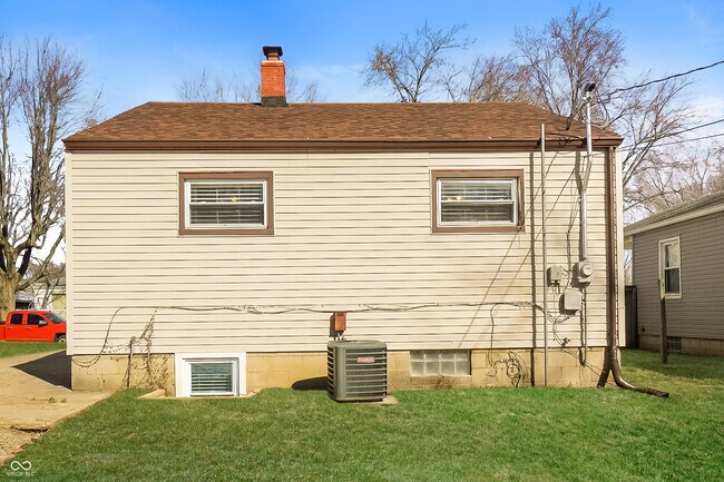 Building Photo - 6667 E 17th St