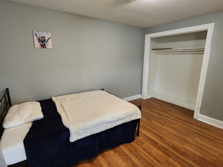 Building Photo - 558 Avent St