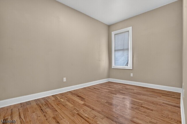 Building Photo - 882 S 14th St