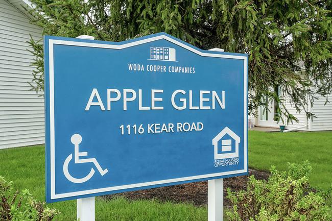 Primary Photo - Apple Glen