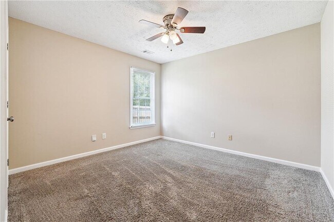 Building Photo - 1425 Shamrock Hill Cir