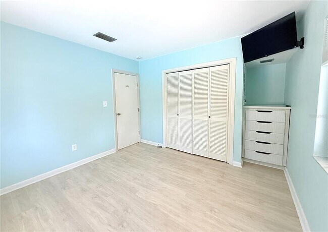 Building Photo - 225 Cevera Rd