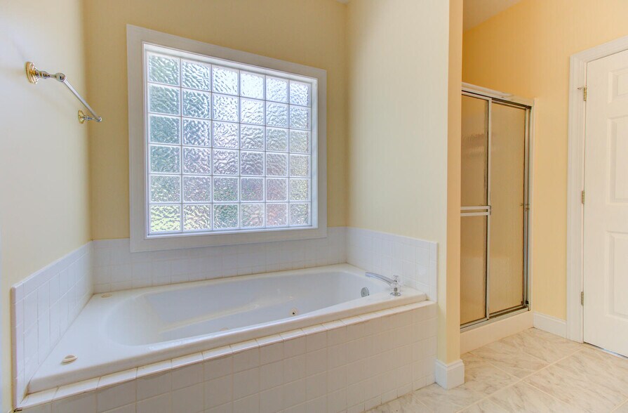 Building Photo - 4806 Alida Pl