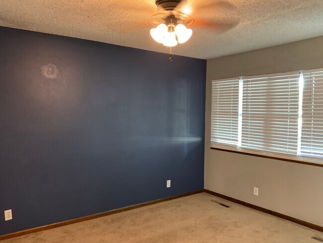 Building Photo - 402 E Jefferson St