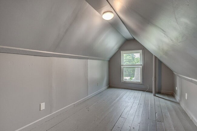Building Photo - 3643 W 8th St