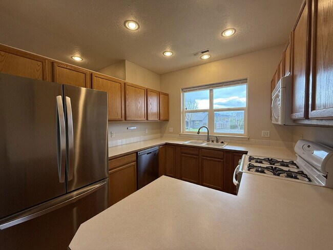 Building Photo - 1631 S 59th St