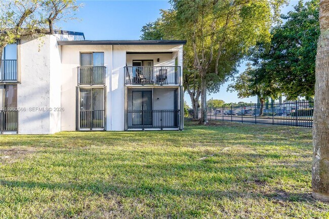 Building Photo - 6795 SW 132nd Ave