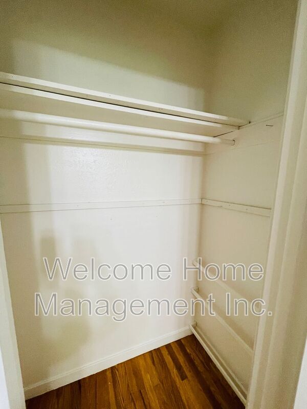 Building Photo - 2561 Olympic Blvd