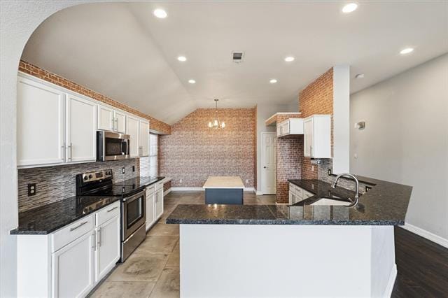 Building Photo - 2661 Redcedar Dr