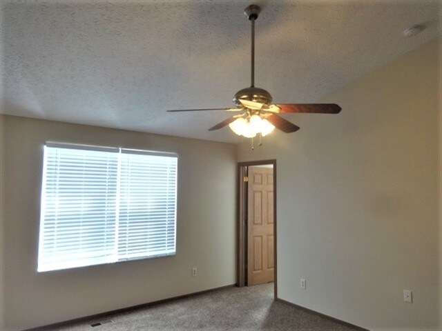 Building Photo - 3725 Lake Mead Dr