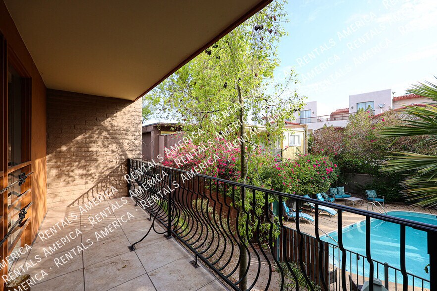 Building Photo - 4820 N Woodmere Fairway