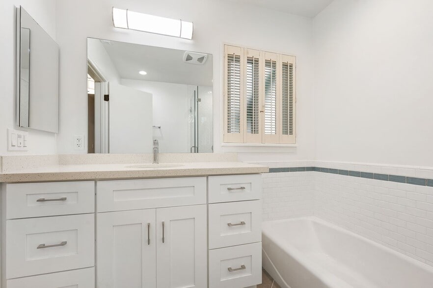 Building Photo - 6204 S Corning Ave