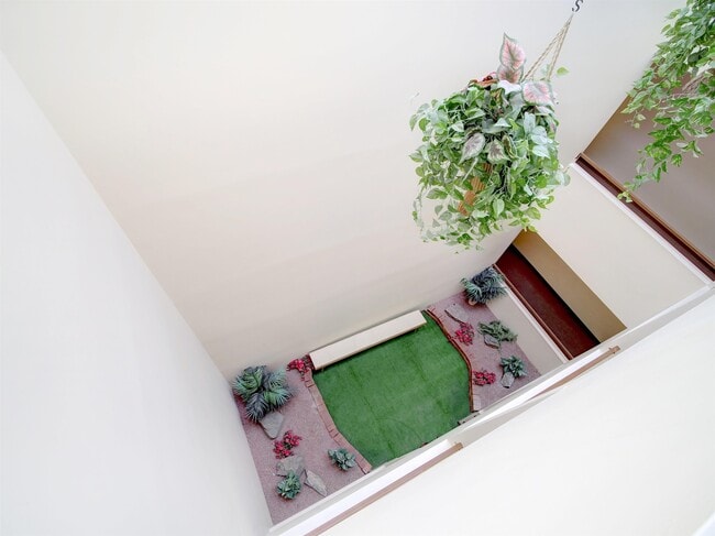 Building Photo - 8841 John F. Kennedy Blvd