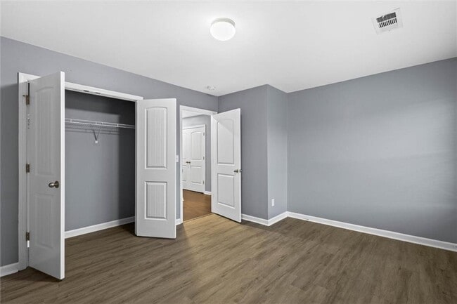 Building Photo - 407 Aviary Ln