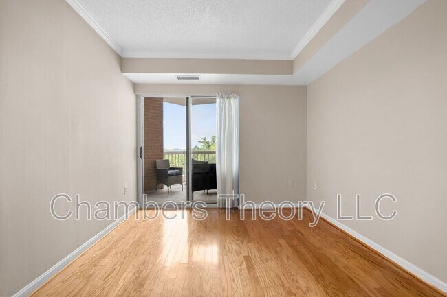 Building Photo - 3101 N Hampton Dr