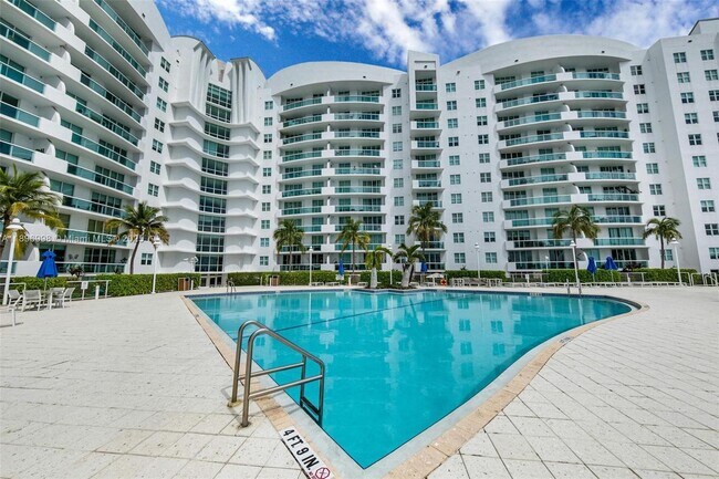 Building Photo - 7918 Harbor Island Dr