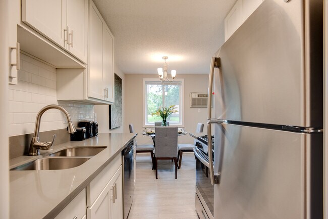 Primary Photo - 1328 Idaho Ave S