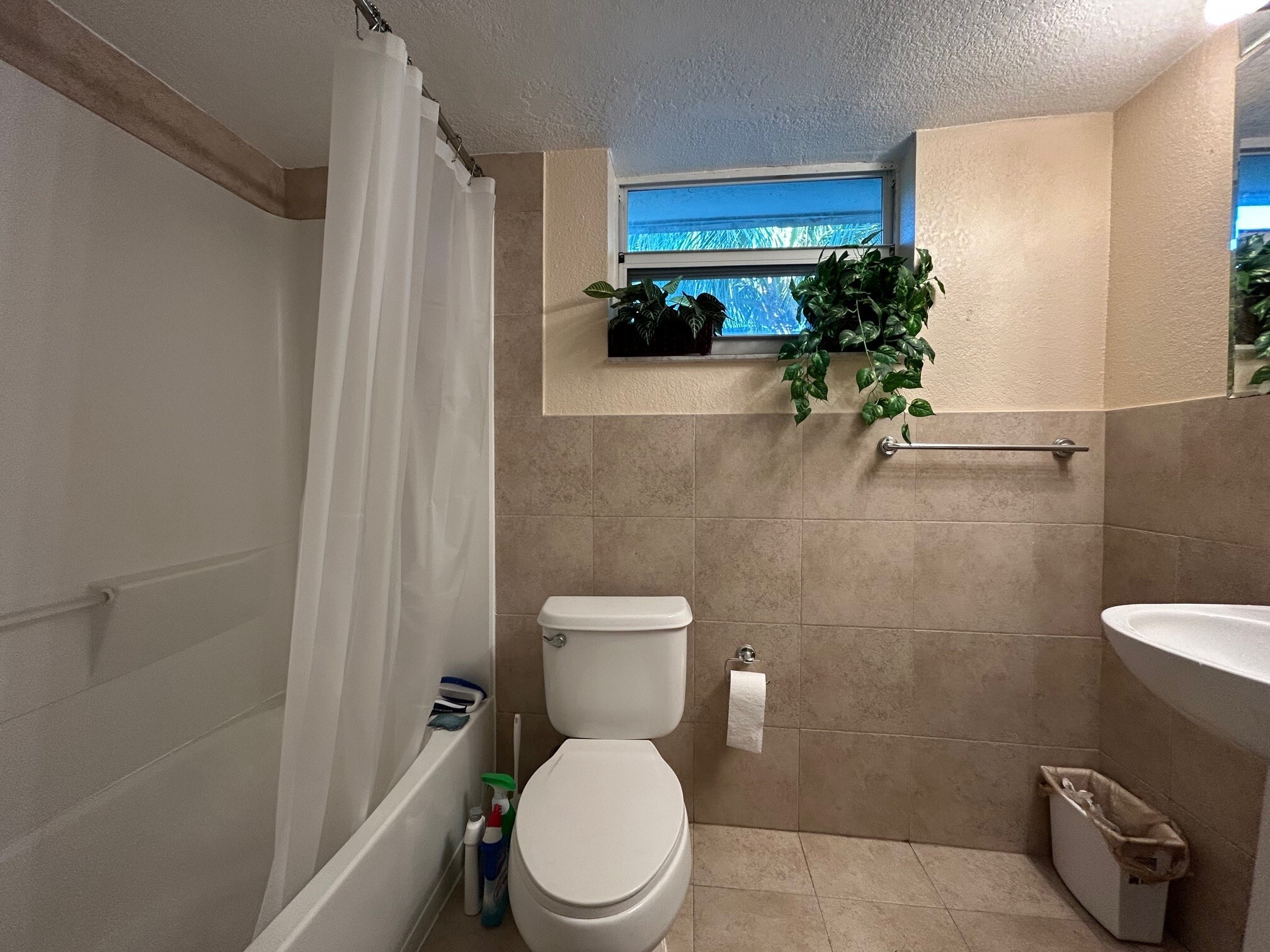 Building Photo - 8950 SW 69th Ct