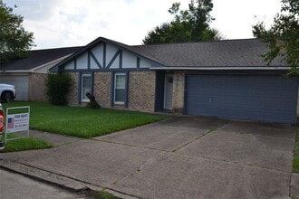 Building Photo - 7410 Crystalglen Dr
