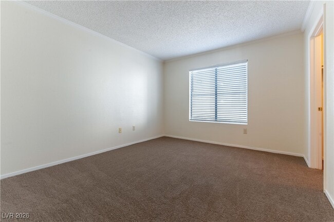 Building Photo - 7100 W Pirates Cove Rd