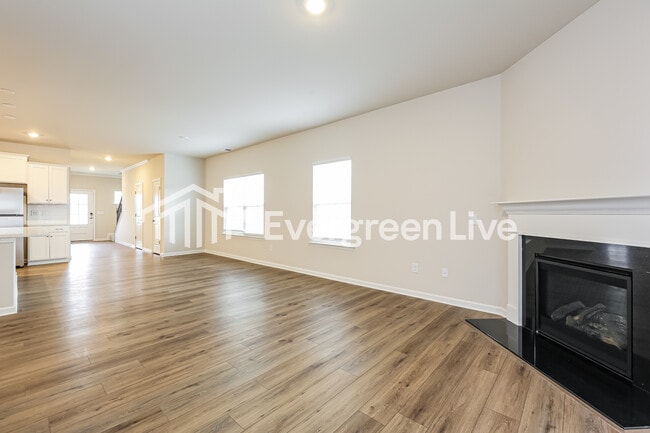 Building Photo - now