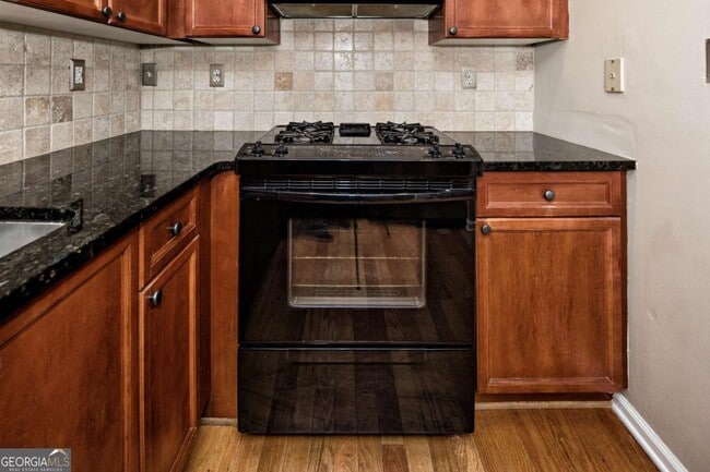 Building Photo - 4248 River Green Dr NW