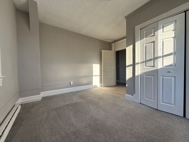 Building Photo - 1309 Linden Ave