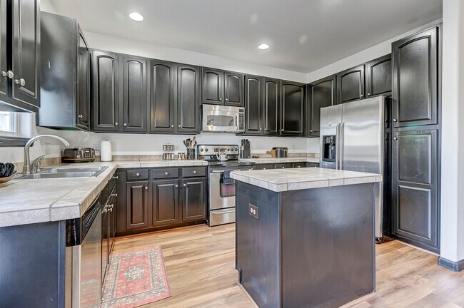 Building Photo - 313 E Las Animas St
