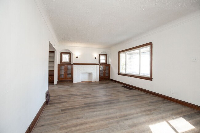 Building Photo - 4772 E 90th St