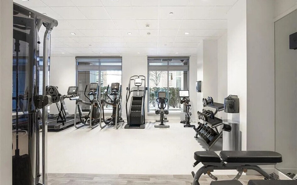 Building Photo - 23 Sidney St