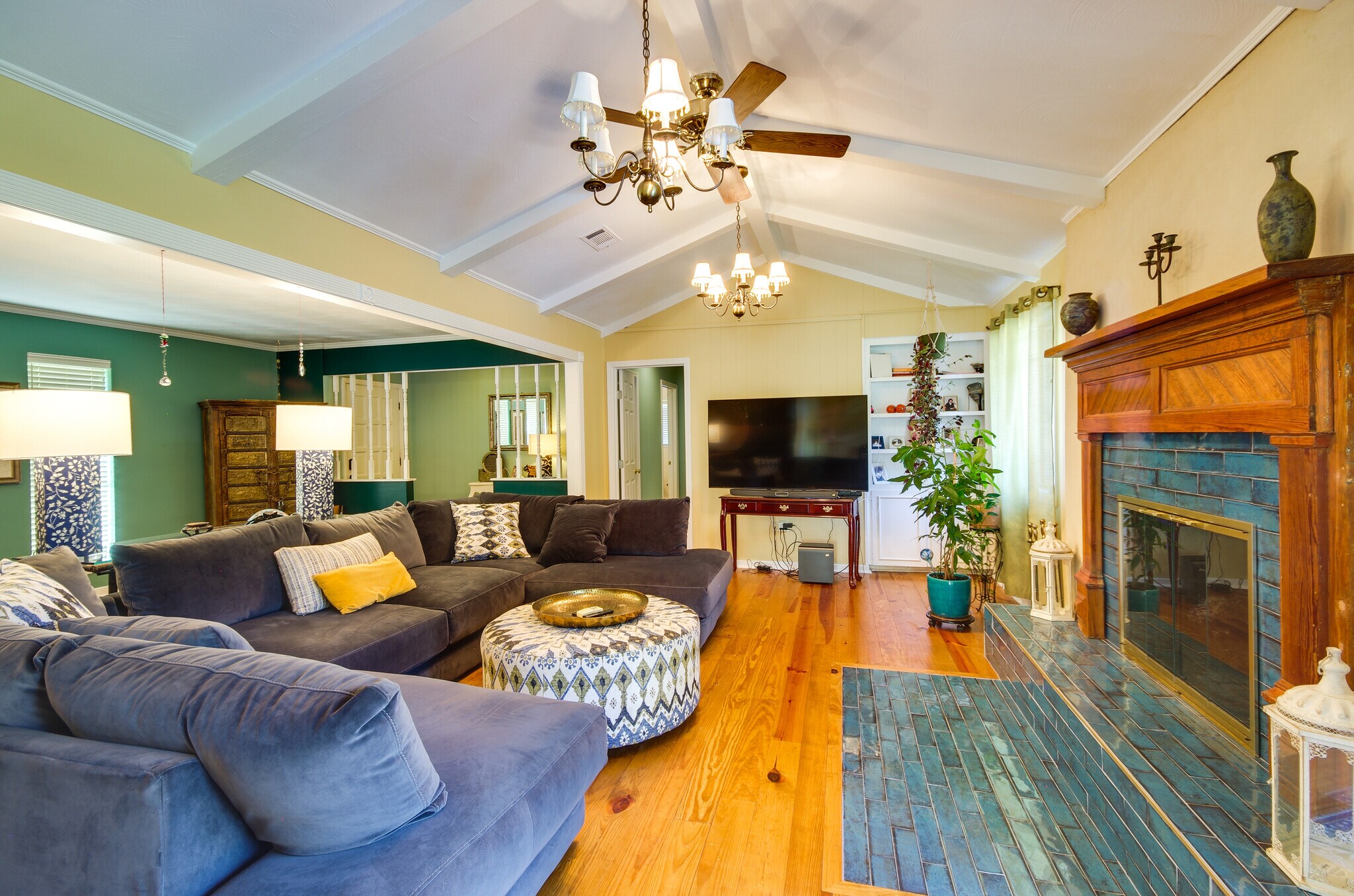 Building Photo - 5846 Clubview Dr