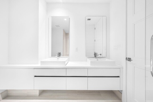 Building Photo - 155 E Boca Raton Rd