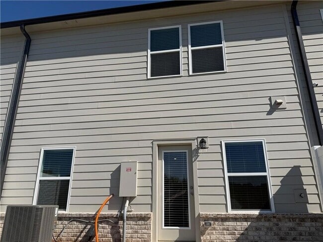 Building Photo - 6715 Armonia Dr