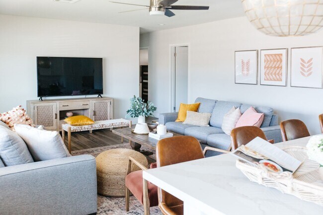 Building Photo - Stunning Remodel near Old Town!