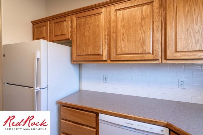 Building Photo - Spacious 3-Bed, 2-Bath Ivins Townhome – Do...