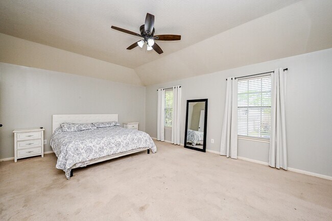 Building Photo - 2534 Halstead Dr