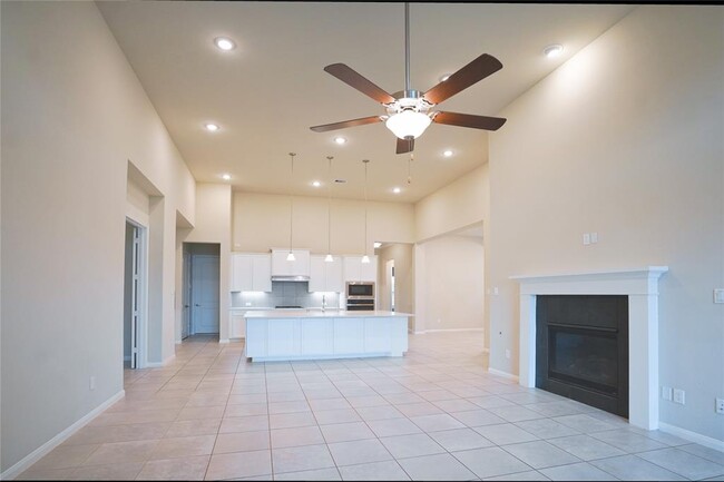 Building Photo - 29034 Canyon Oak Dr