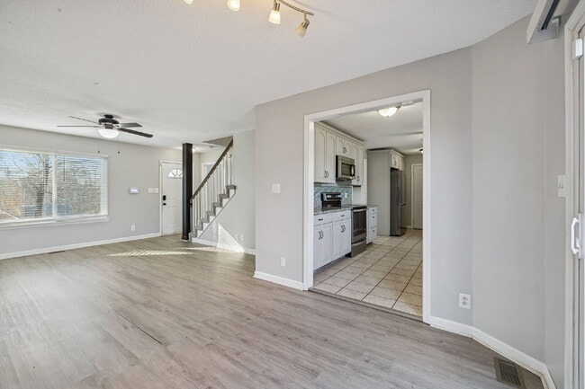 Building Photo - 342 Brook Mead Dr