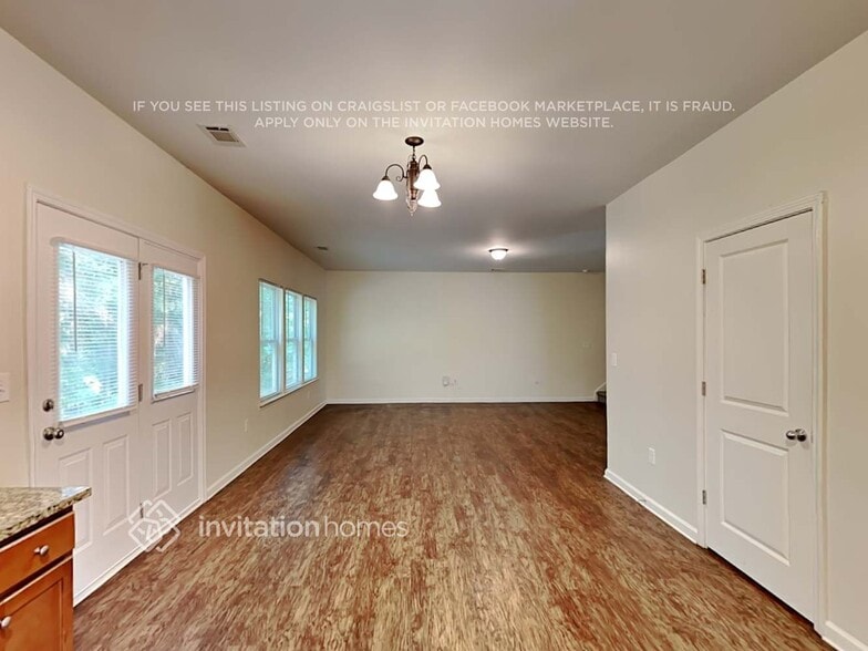 Building Photo - 2465 Valley Creek Dr