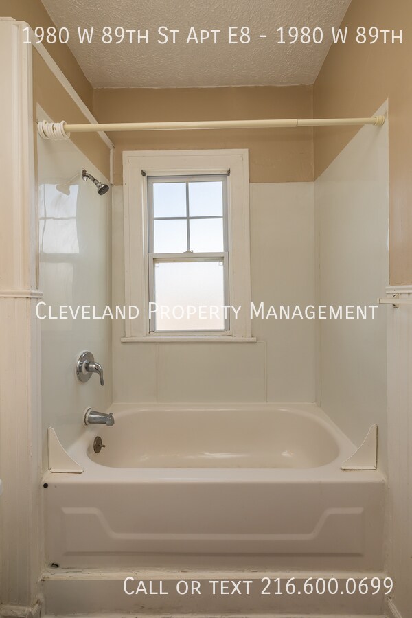 Building Photo - 1980 W 89th St