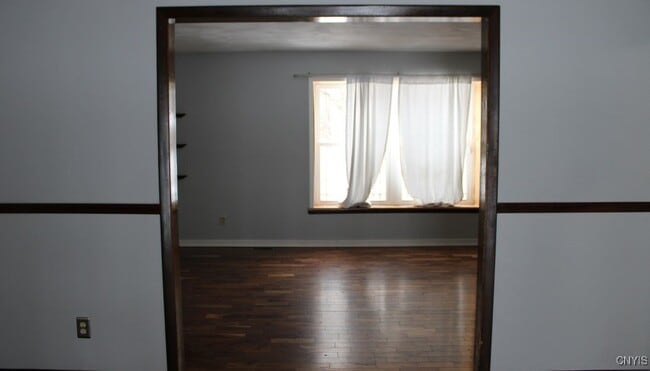 Building Photo - 7994 Northwood Dr