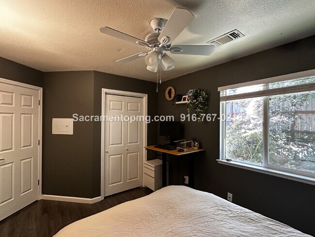 Building Photo - 1283 Live Oak Ln
