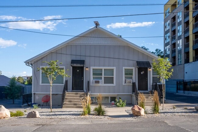 Building Photo - 1291 E Villa Vis Ave