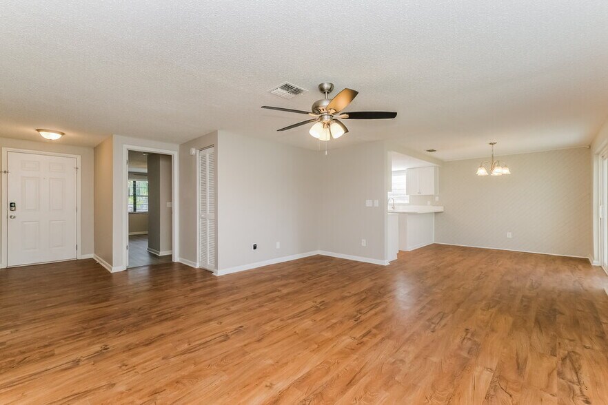Building Photo - 6403 Reef Cir