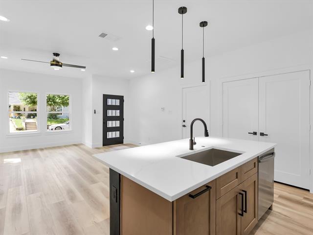 Building Photo - 2834 Frost Ave