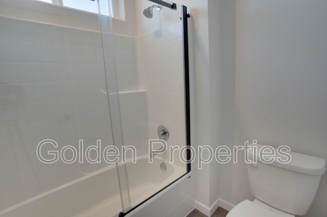 Building Photo - 2172 W Camus Dr